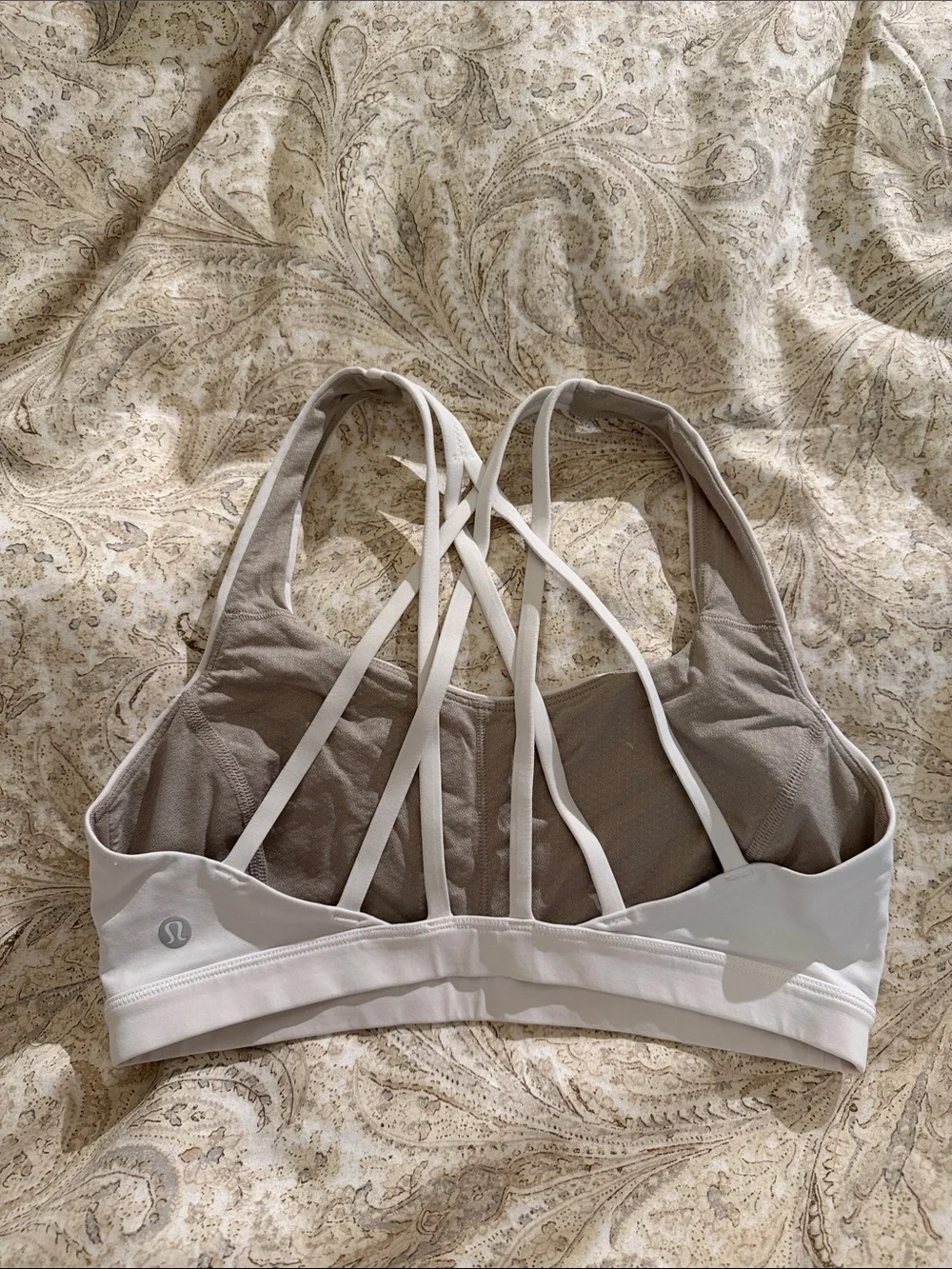 LULULEMON Women's Strappy Back Sports Bra - White